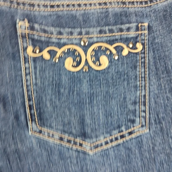 Christopher & Banks Petite Jeans Size 8P Embroidered Embellished Pocket - Picture 5 of 9